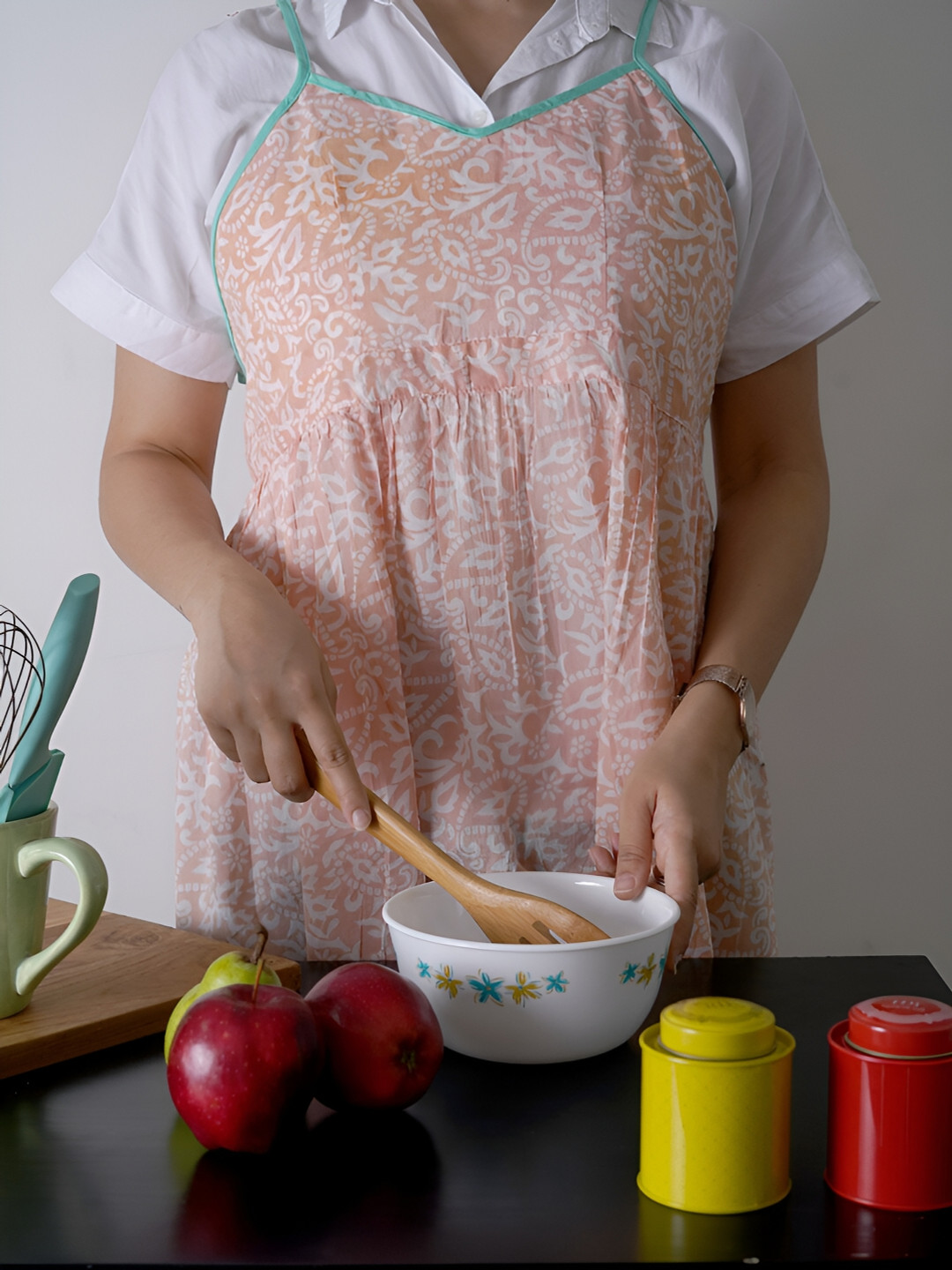 Ratan Cart White & Peach-Colored Printed Cotton Apron