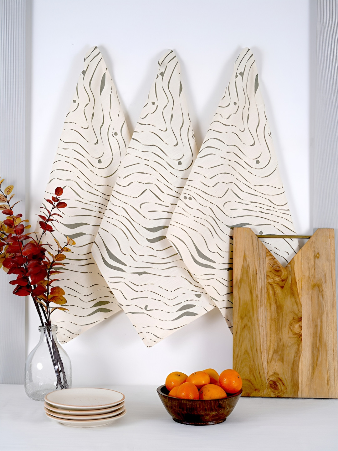 Ratan Cart 3Pcs Black & Beige Printed Cotton Kitchen Towels