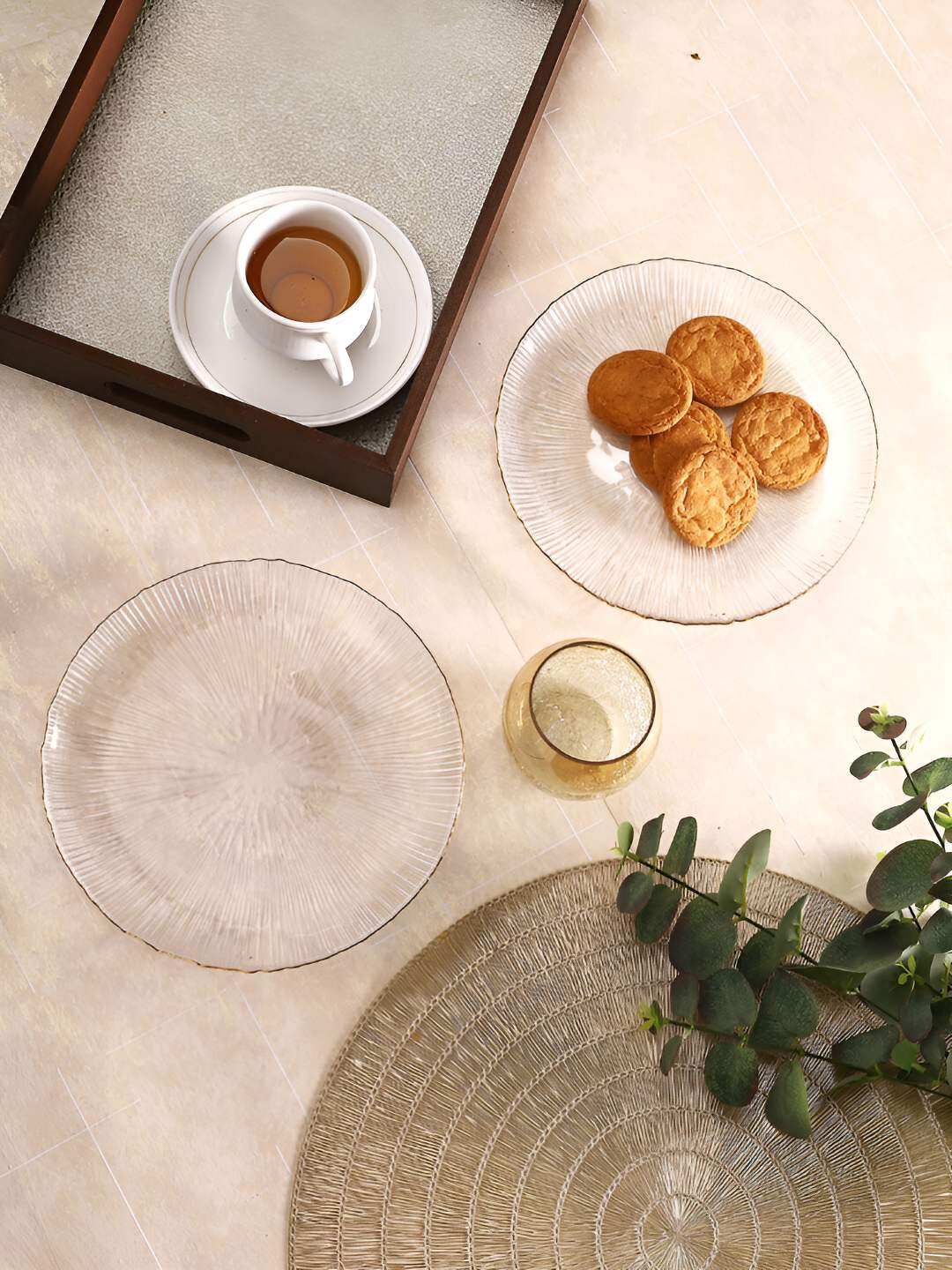 TAYHAA 2-Pcs Transparent Lined Pattern Round Shaped Serving Plates