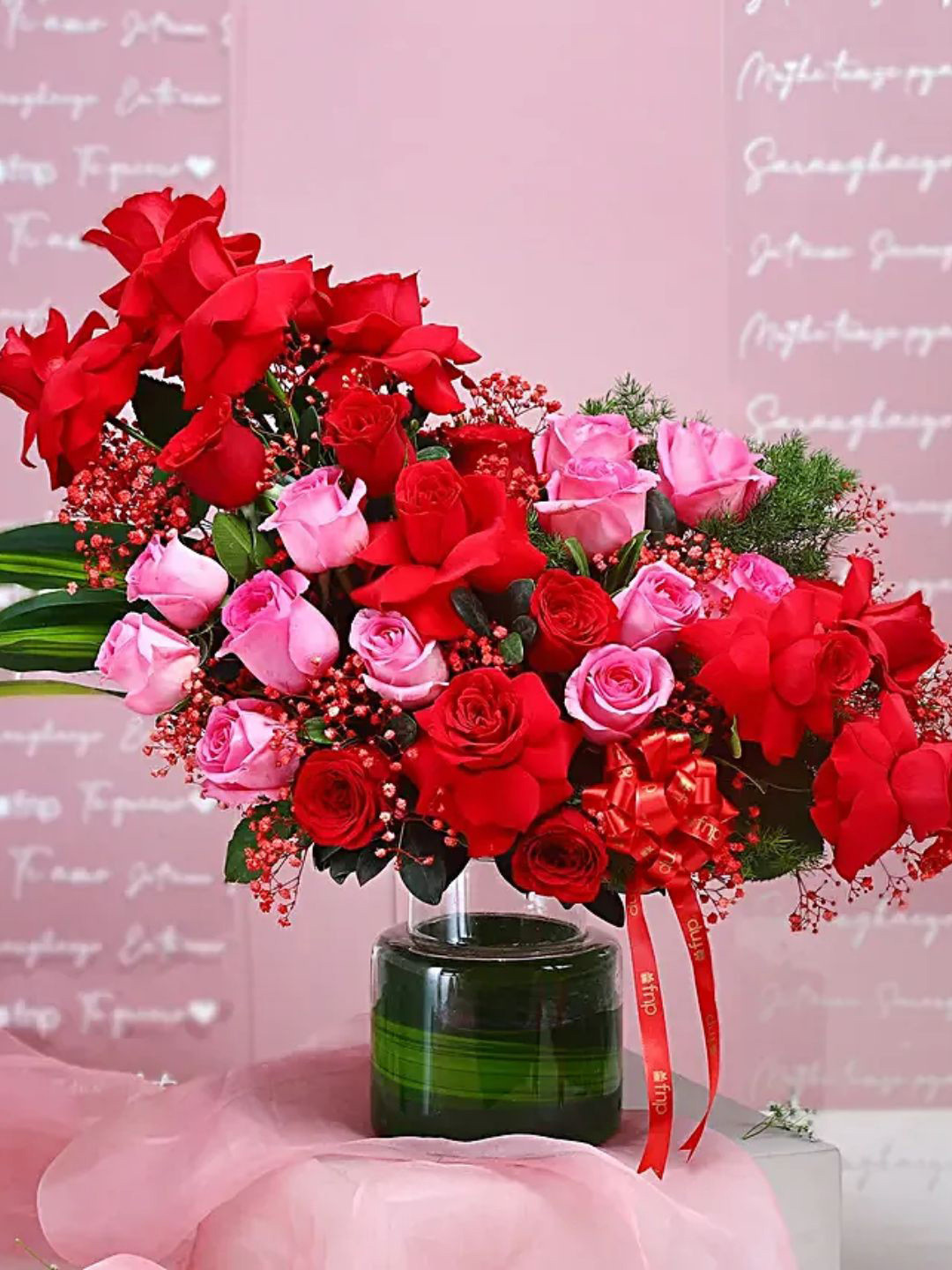 fnp Pink & Red 29 Pieces Roses Fresh Flowers With Glass Vase