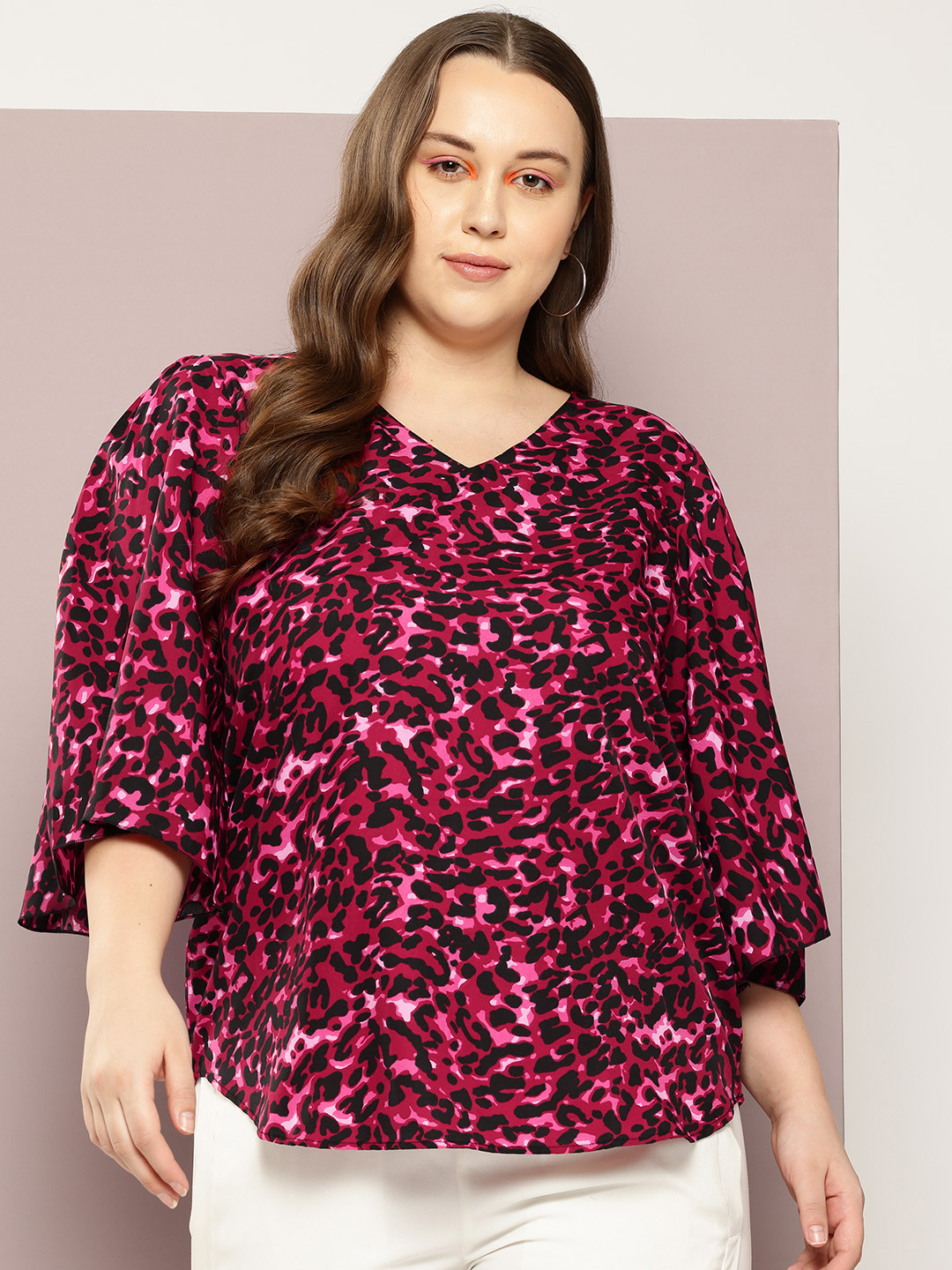 Qurvii+ Plus Size Animal Print Flared Sleeves Crepe Longline Top