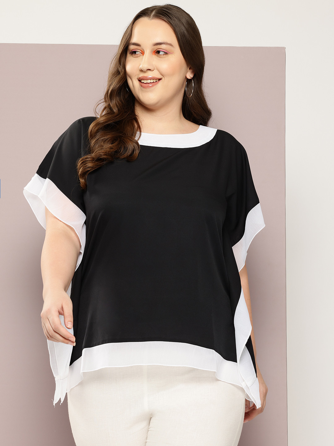 Qurvii+ Plus Size Colourblocked Flared Sleeves Kaftan Net Longline Top