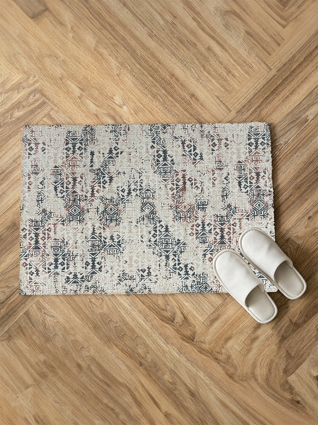 URBAN SPACE Grey & Blue Geometric Printed Vintage Anti-Skid Chenille Carpet