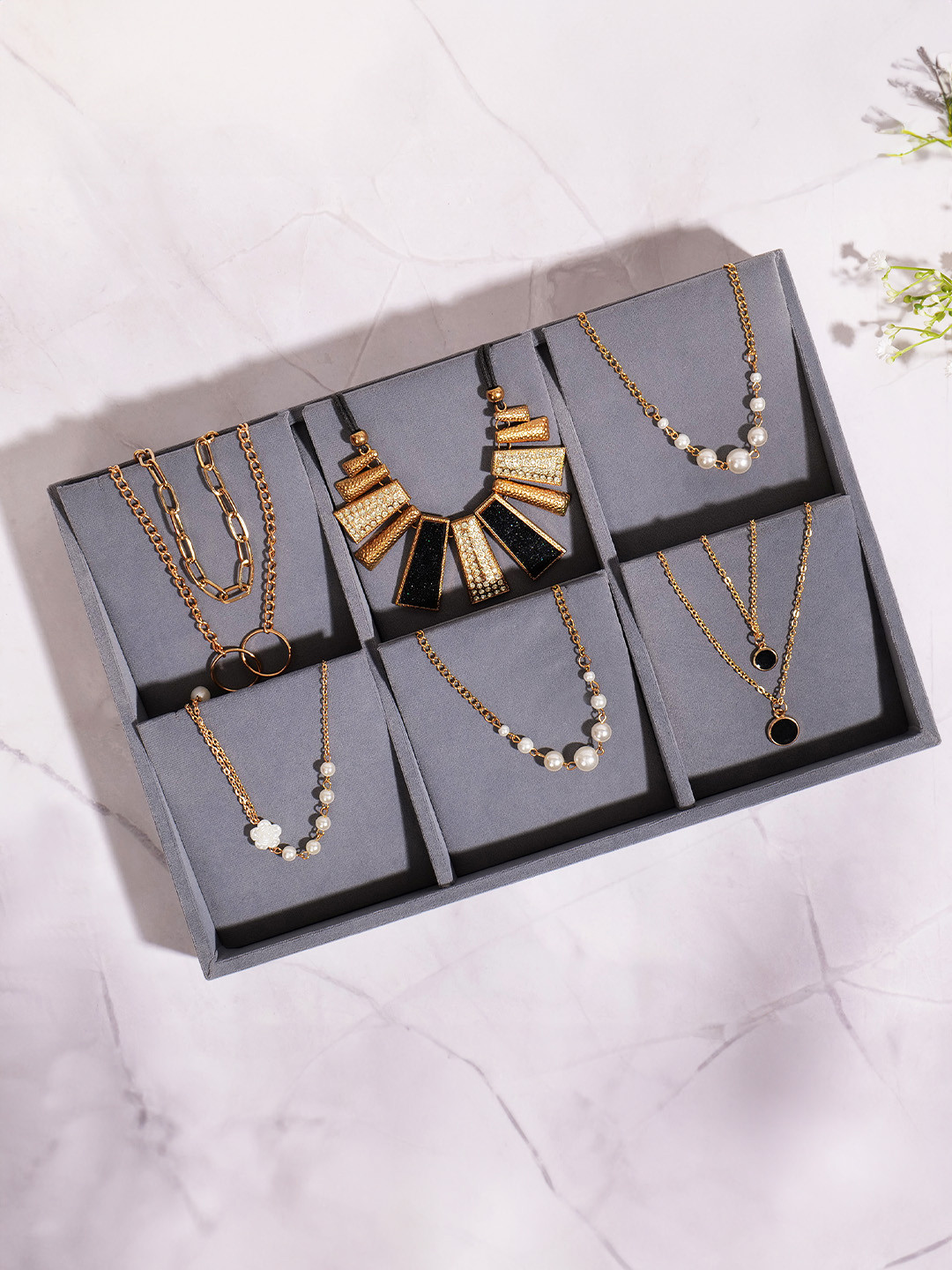 La Trove 6 Grid Grey Big Velvet Necklace Organizer Tray