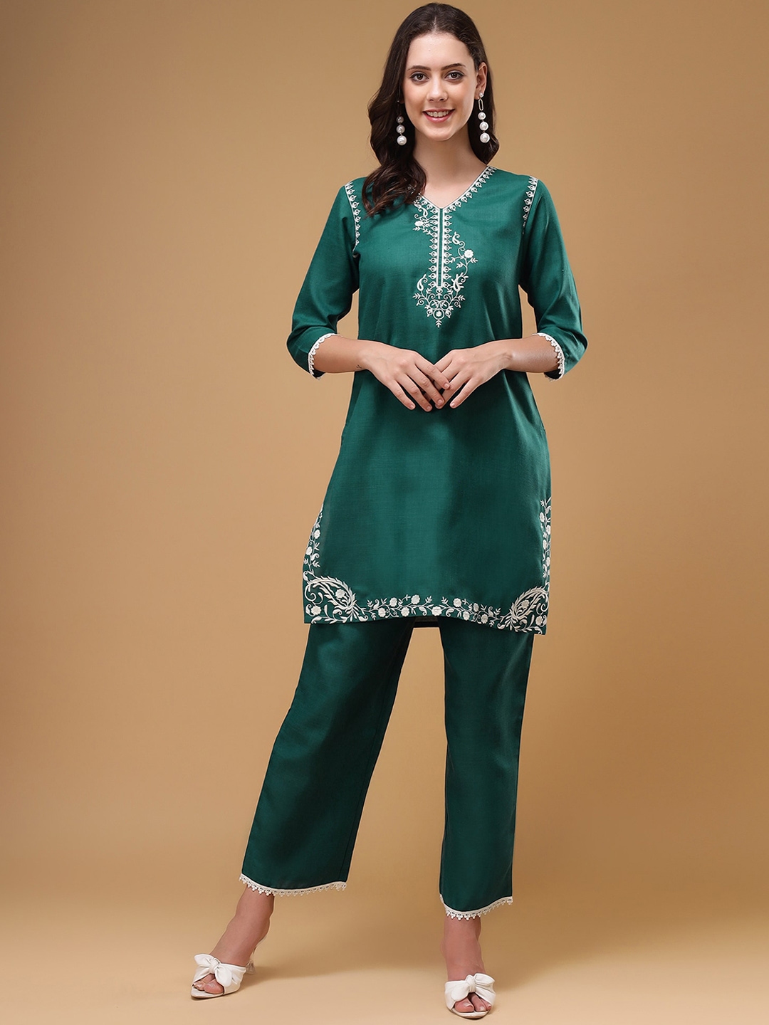 Bani Embroidered V Neck Tunic & Trousers Co Ords - Co Ords for Women 29607248 | Myntra