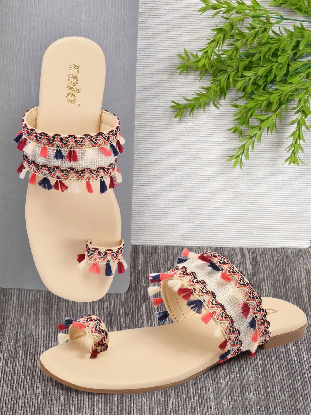 Colo Women Printed One Toe Flats