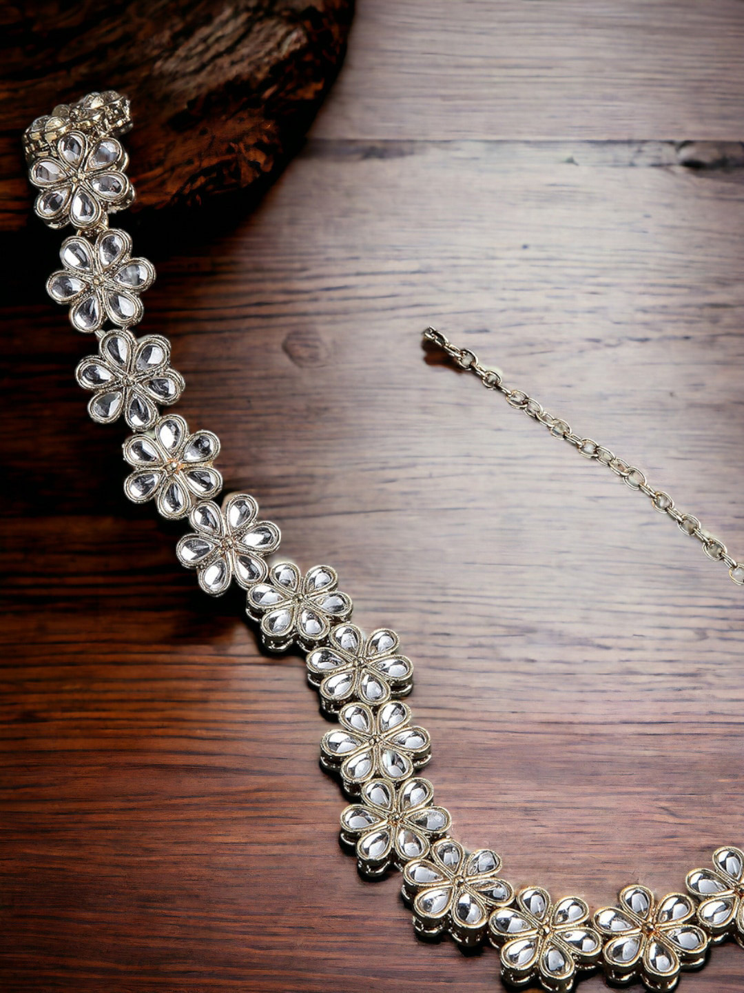 OOMPH Women Kundan Studded Head Chains Head Jewellery
