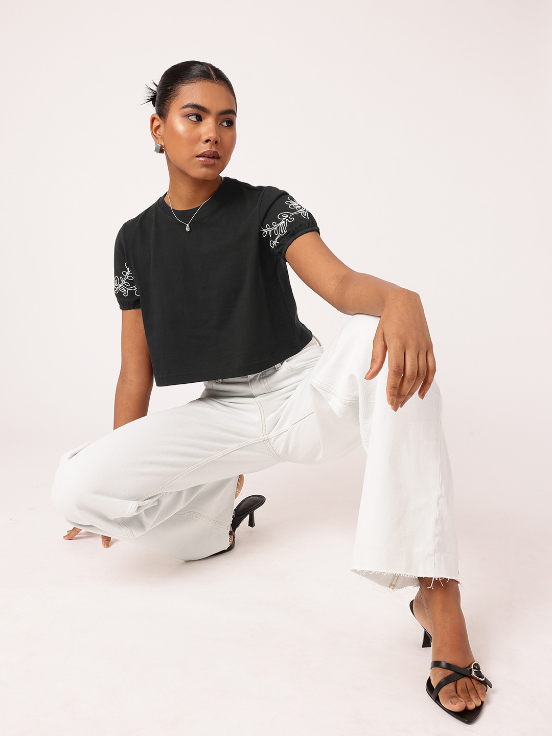 DressBerry Embroidery Crop Top