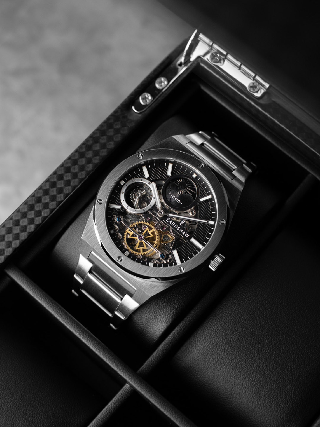 EARNSHAW Men Dial & Stainless Steel Analogue Multi Function Watch ES-8291-11