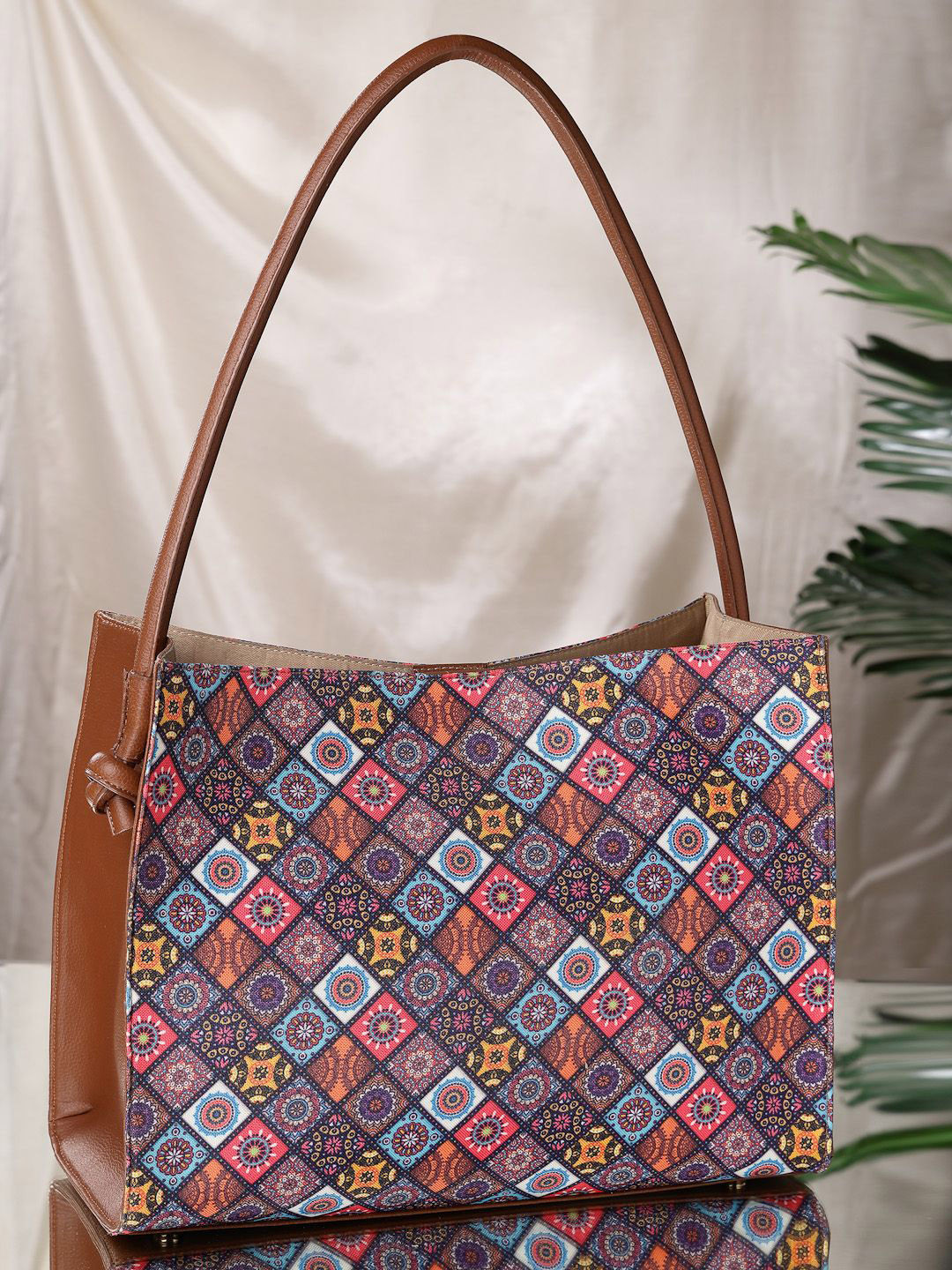 Sangria Women Printed Tote Hand Bag