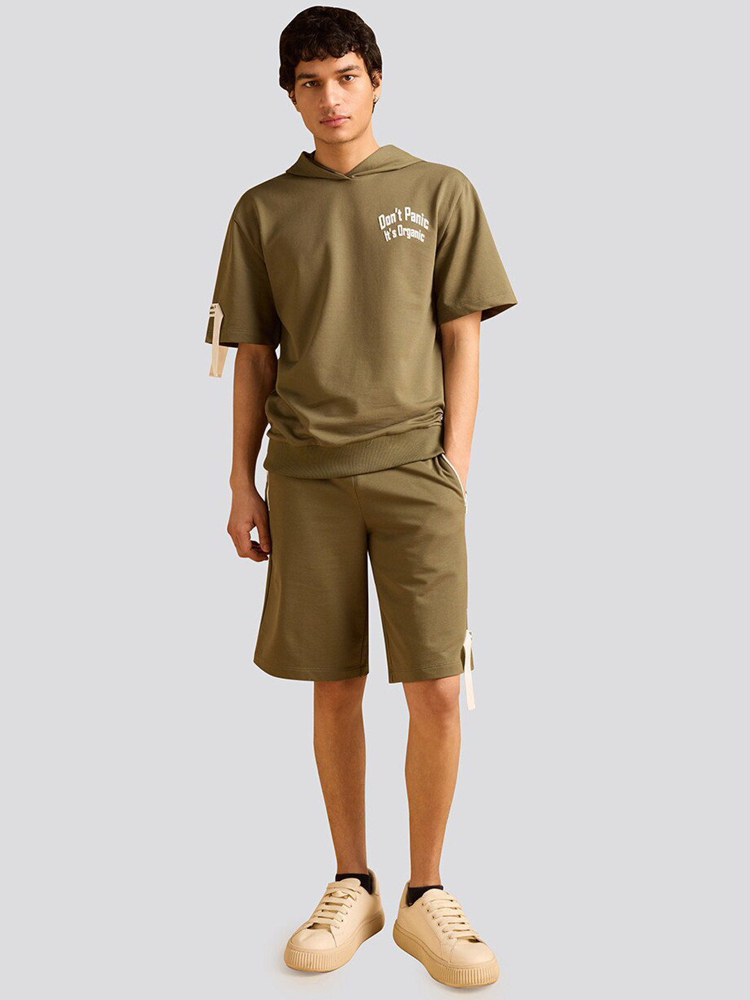 Muvazo Printed Hood T-Shirt With Shorts Co-Ords