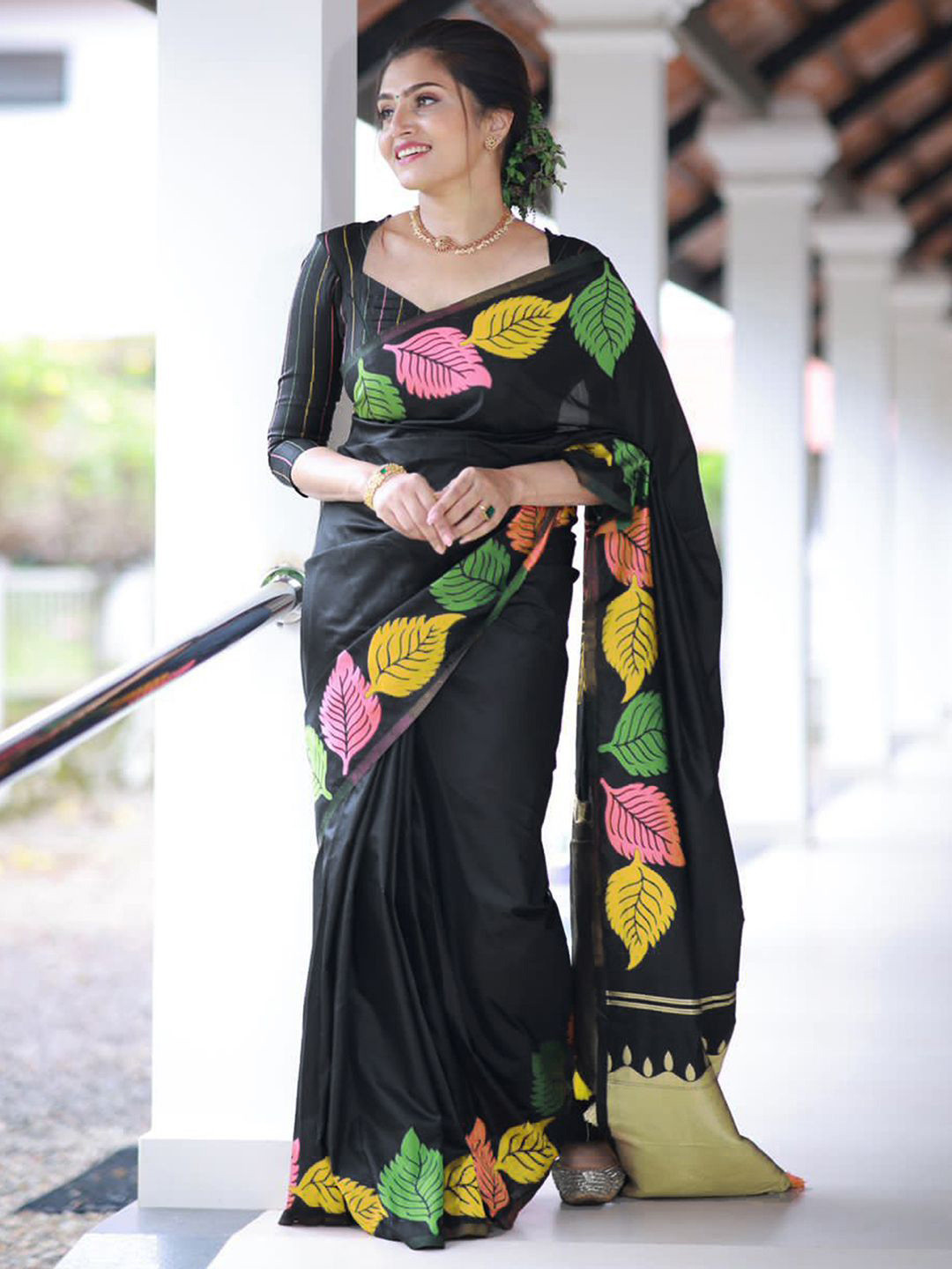 Satrani Women's Jacquard Silk Blend Black Saree