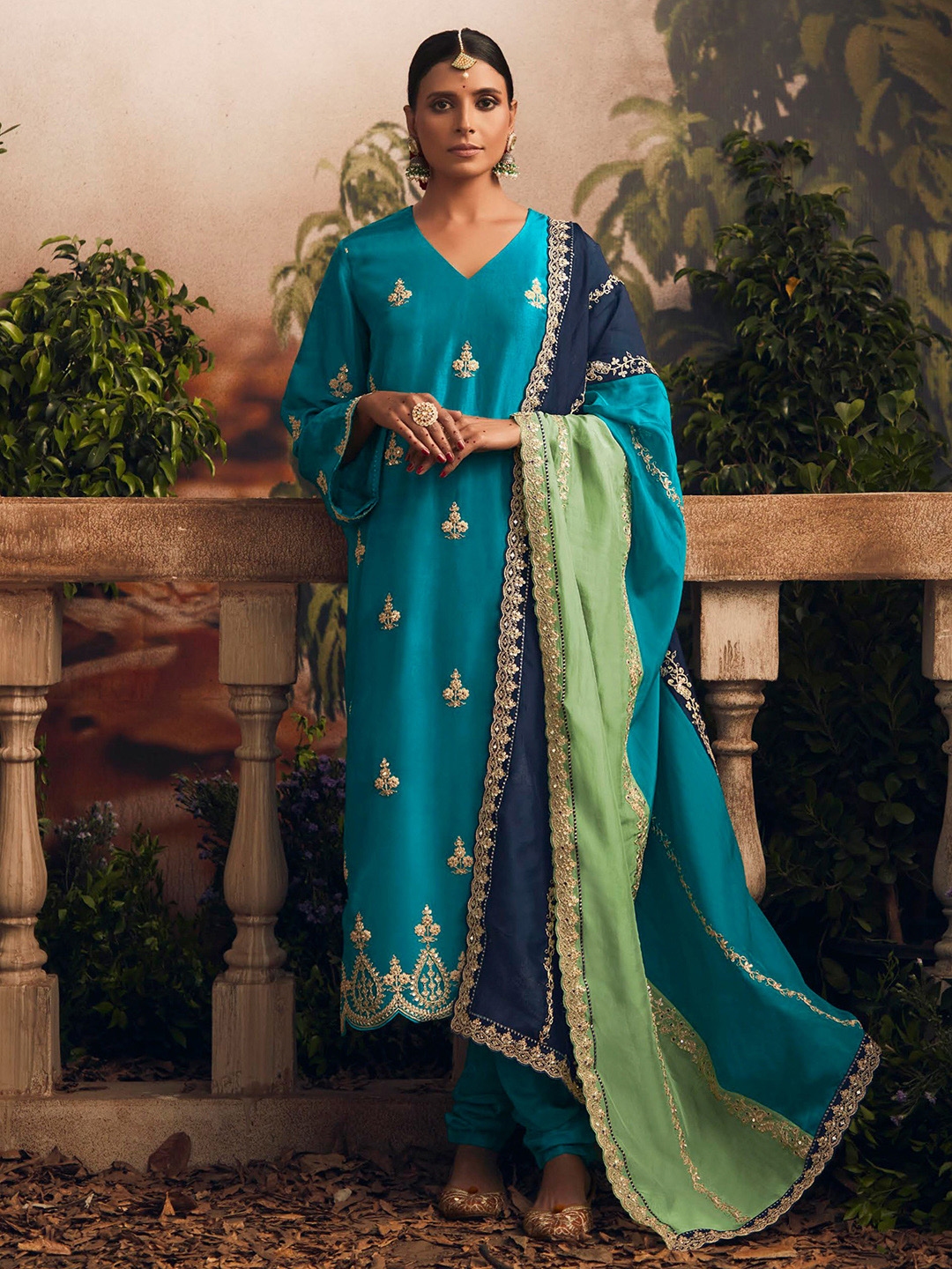 Indo Era Women Ethnic Motifs Embroidered Regular Sequinned Kurta With Trousers Set - Kurta Sets for Women 29629136 | Myntra