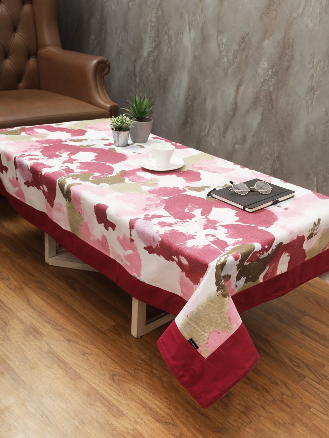 Soumya Fuchsia Printed Cotton 2-Seater Table Cover
