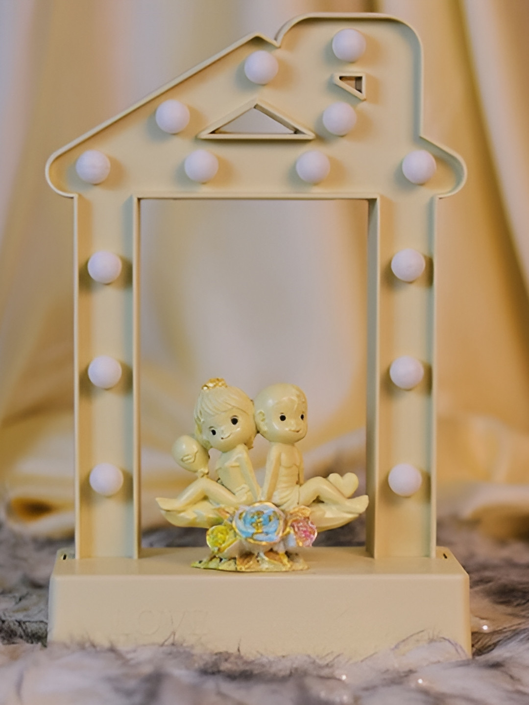 Giftii Beige Couple Miniature LED Table Lamp
