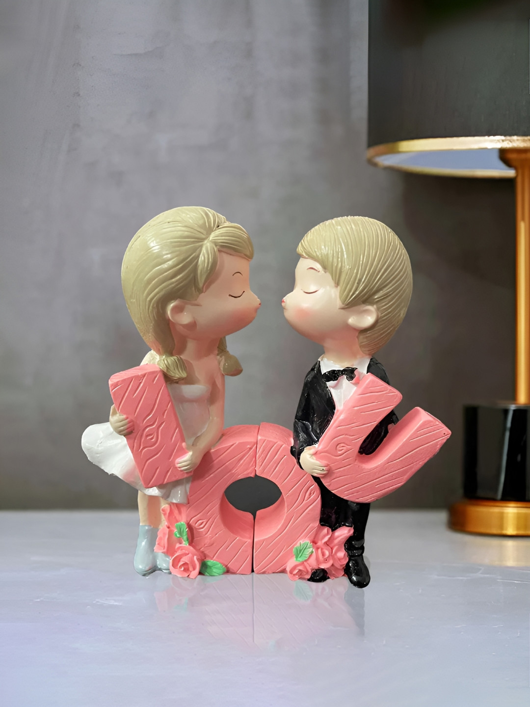 Giftii Love Couple Pink Polyresin Glossy Living Room Tiny Showpiece - 4.3 Inches
