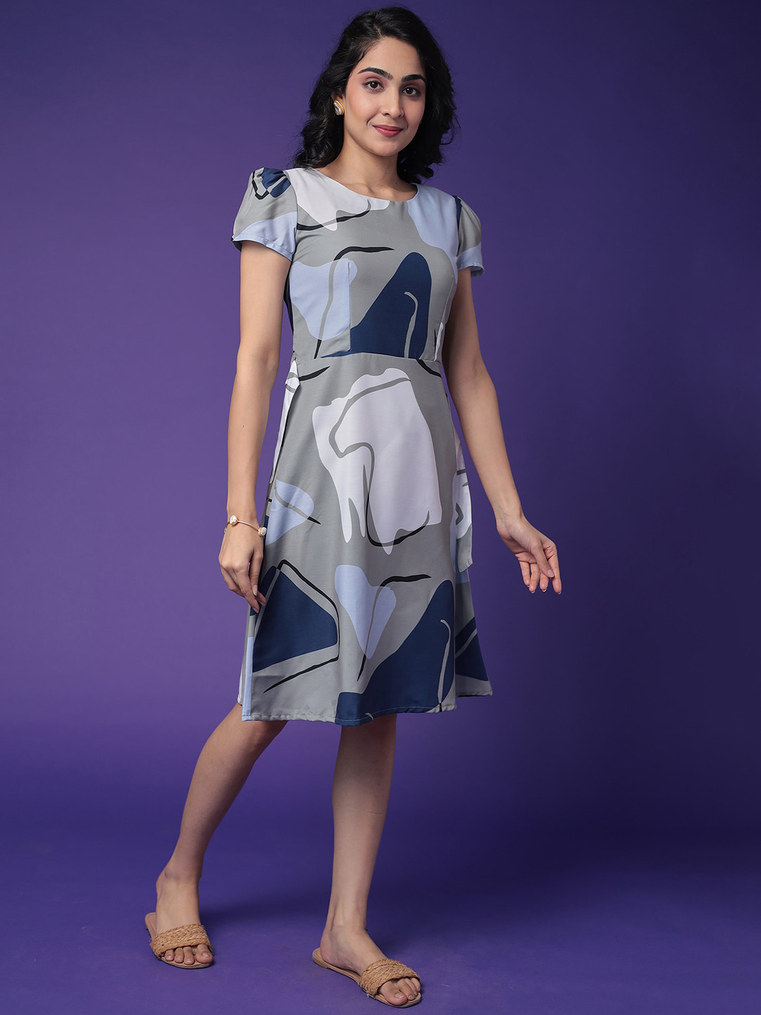 ZARI Women Abstract Prineted Round Neck Short Slevees Dress