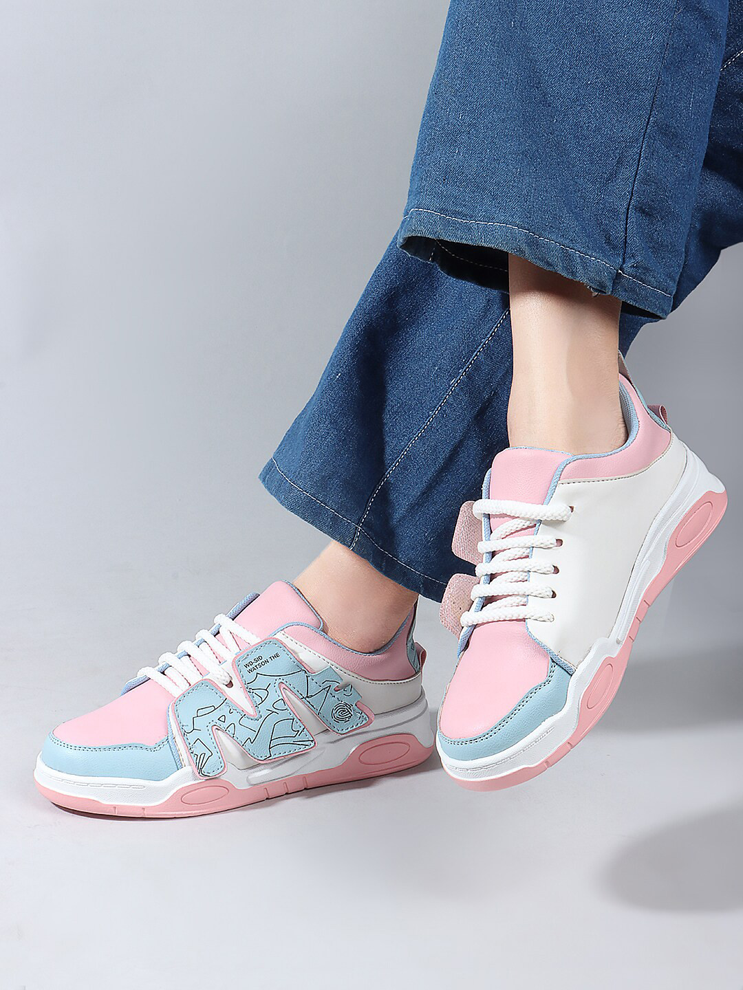 The Roadster Lifestyle Co Women Patterned 3D Fit Sport Shoes