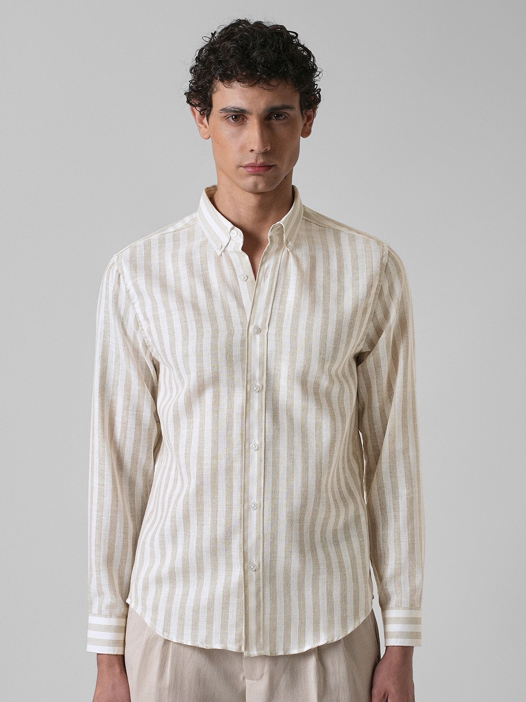 Banana Club Men Classic Button-Down Collar Striped Casual Shirt