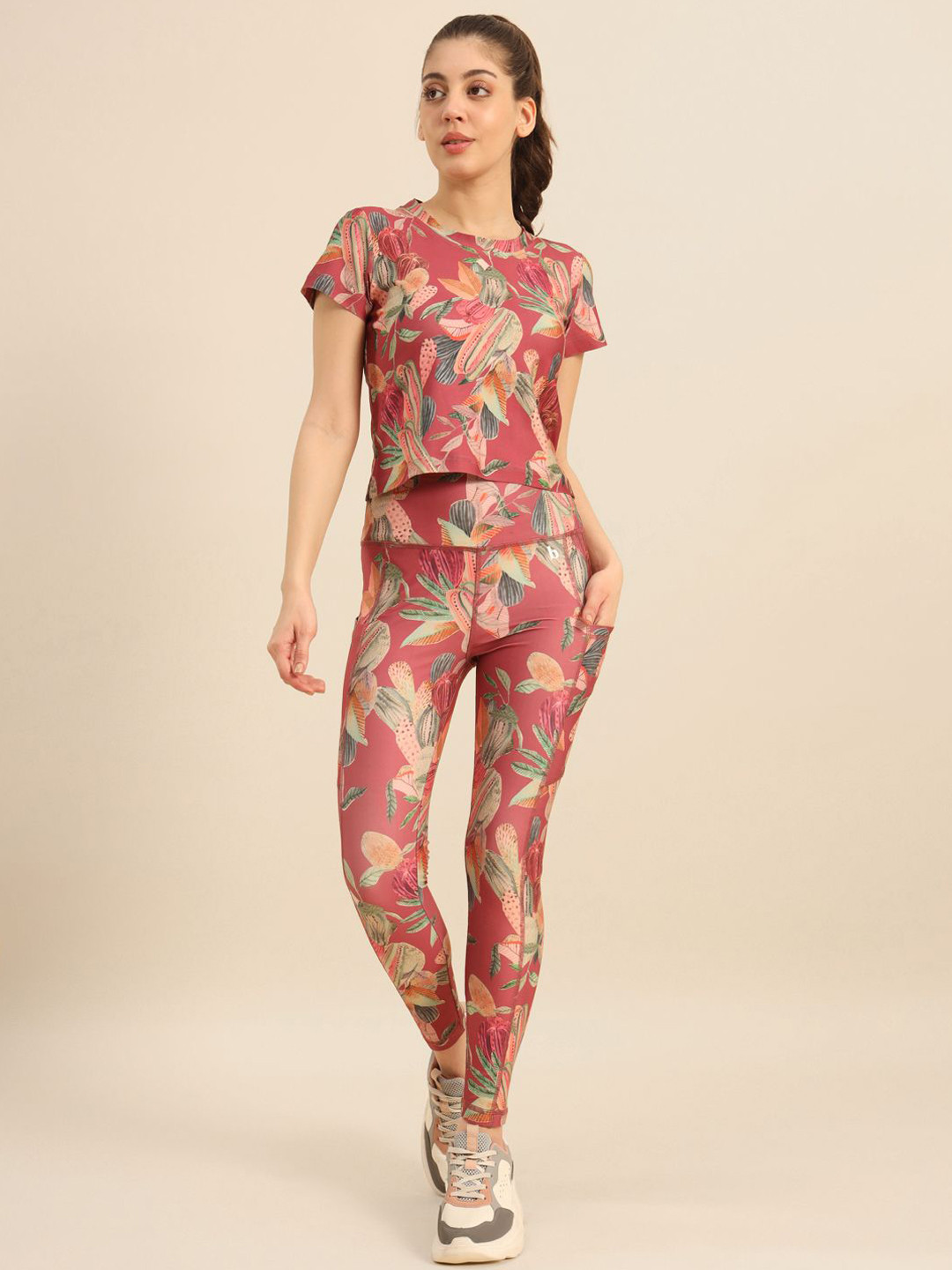 Bannos Swagger Brick Red Floral Printed Round Neck T-shirt & Tight