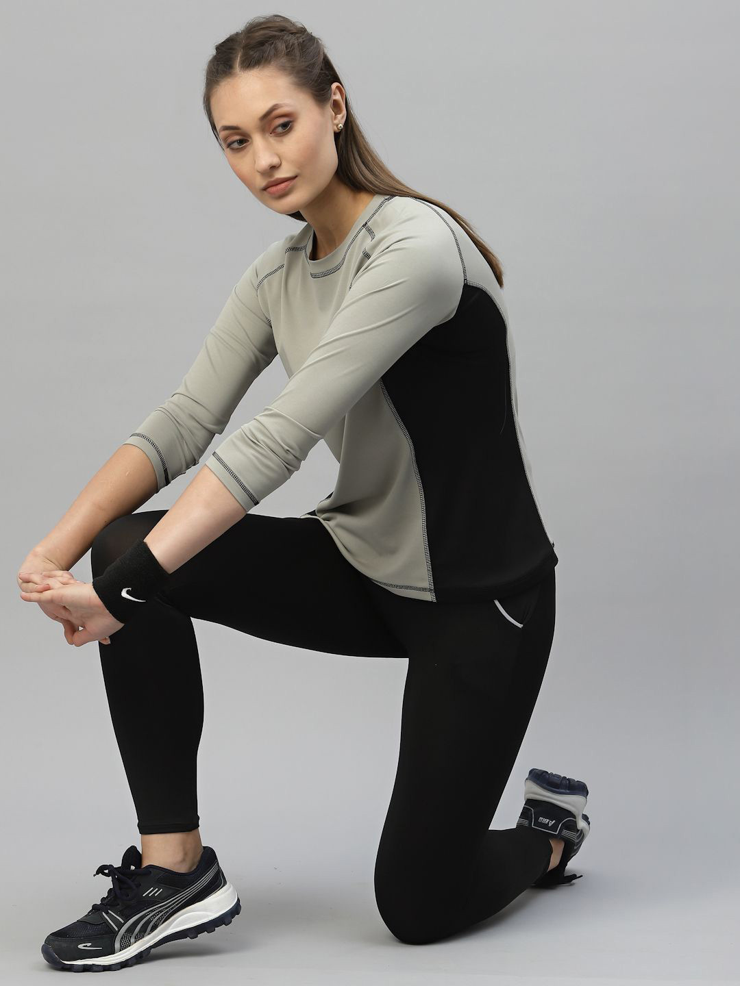 JUMP USA Women Hooded Pockets T-shirt