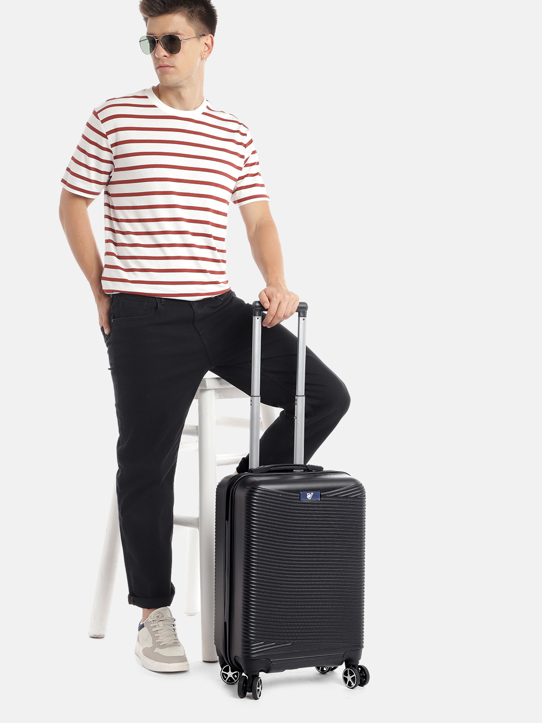 V By Verage Firestone Textured Hard-Sided Cabin-Sized Trolley Bag 47.04L