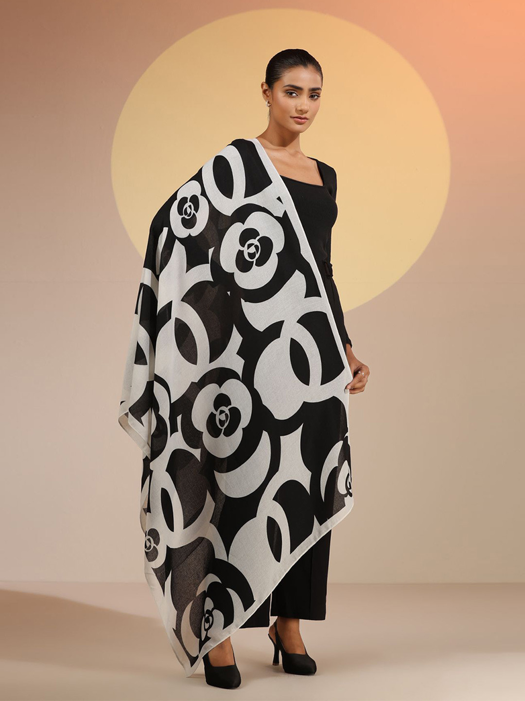 DUSALA INDIA Women Printed Black & White Scarf