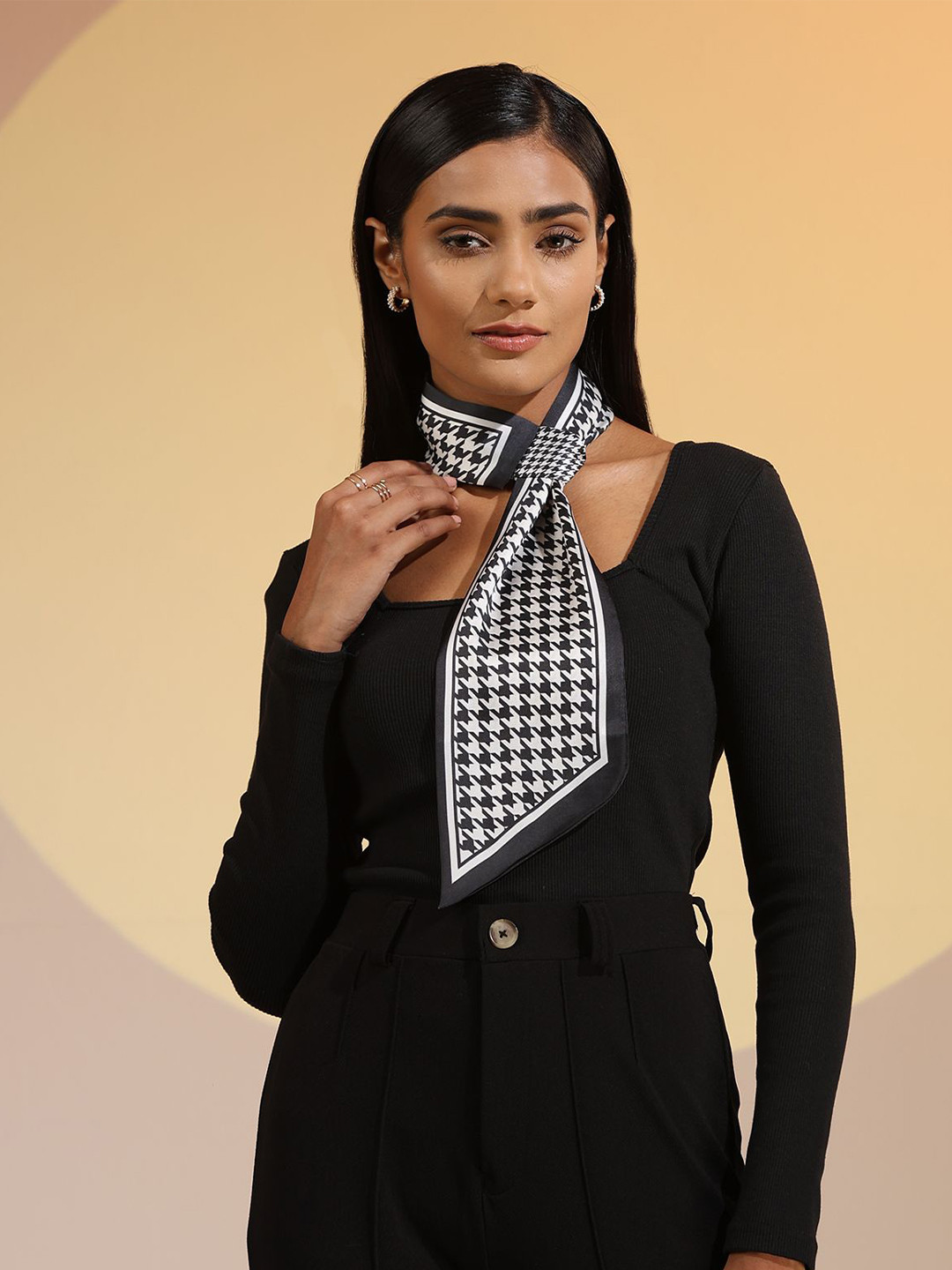 DUSALA INDIA Women Printed Black & White Scarf