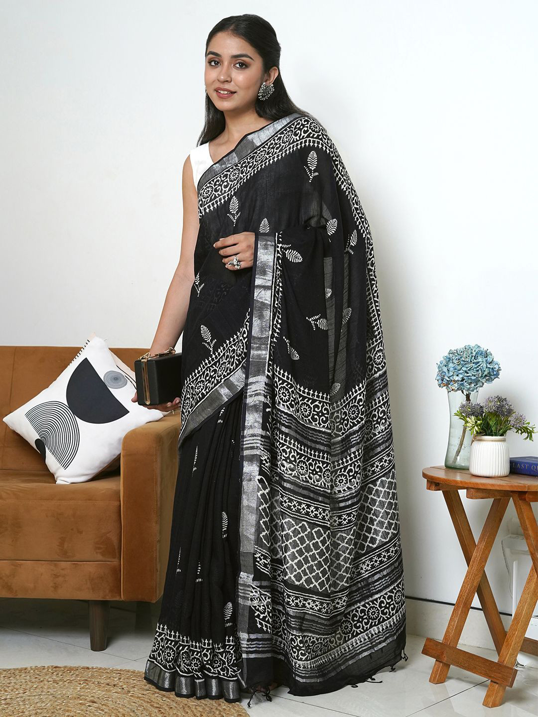 TEEJH Woven Design Zari Block Print Saree