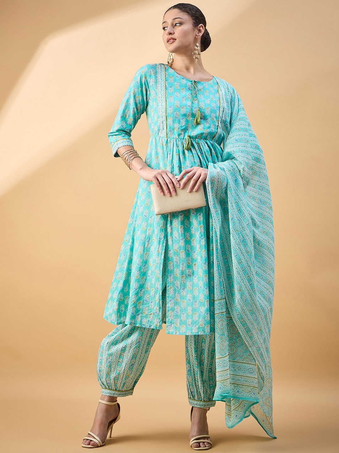 Deewa Women Floral Printed Pleated Pure Cotton Kurta with Patiala & With Dupatta