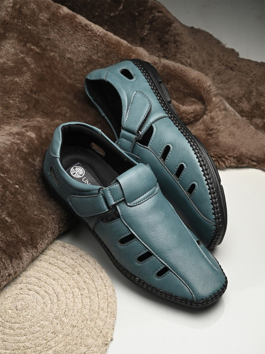 UNDERROUTE Men Ethnic Comfort Sandals