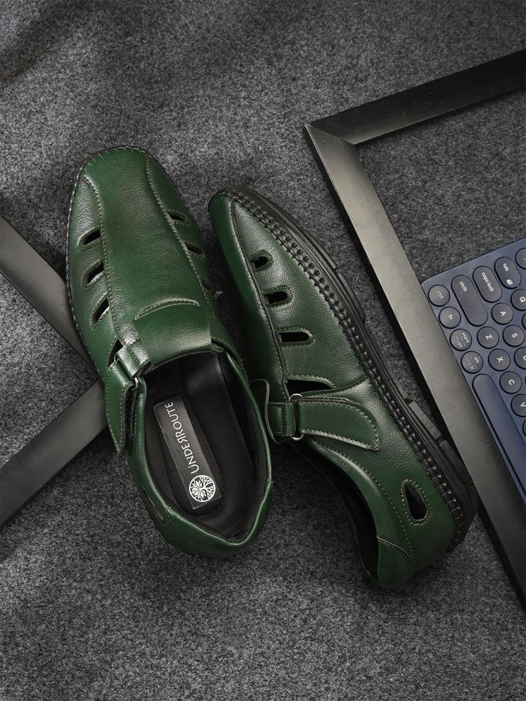 UNDERROUTE Men Ethnic Comfort Sandals
