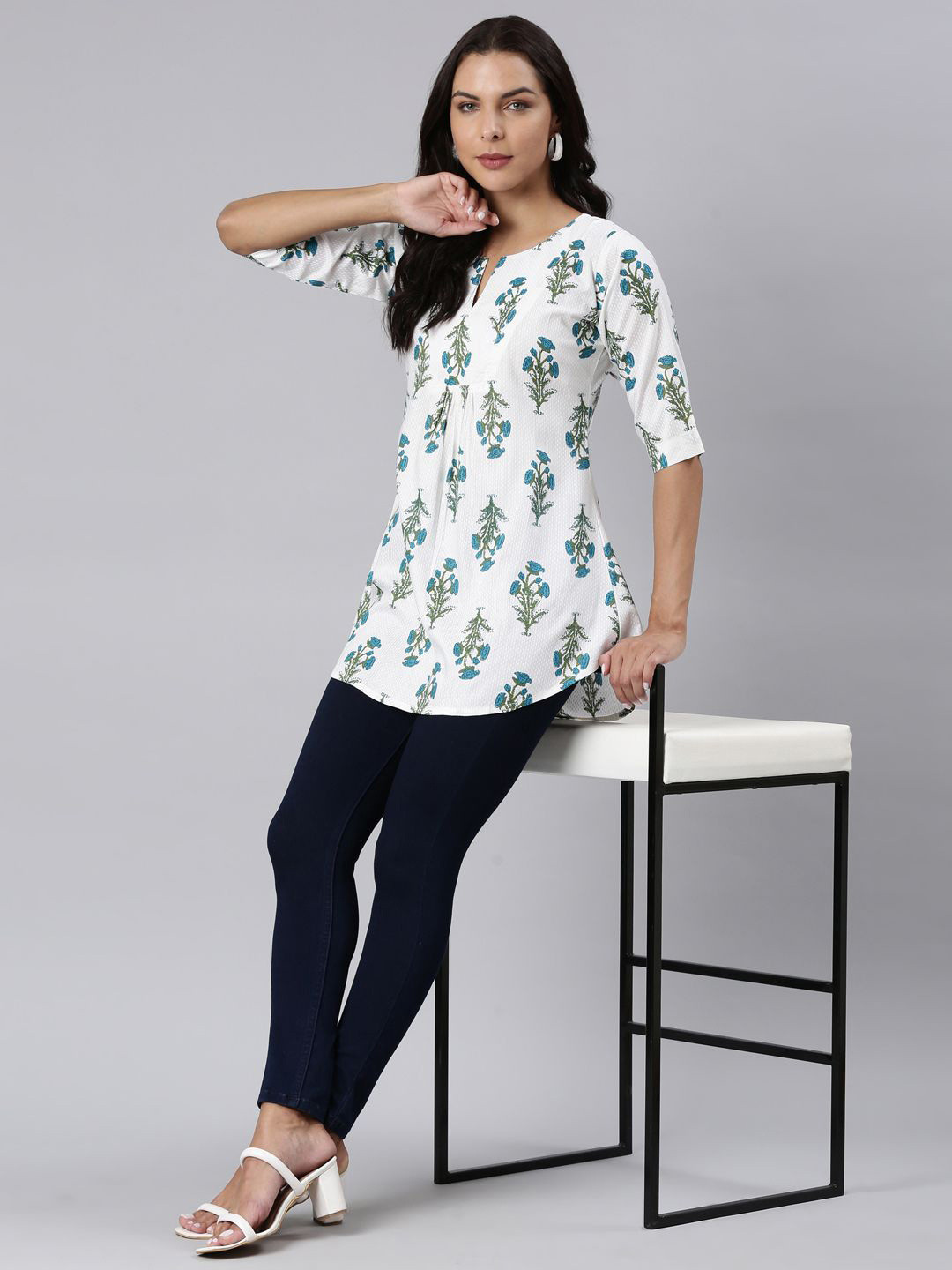 ZHEIA Women Floral Printed Three-Quarter Sleeves Keyhole Neck Top