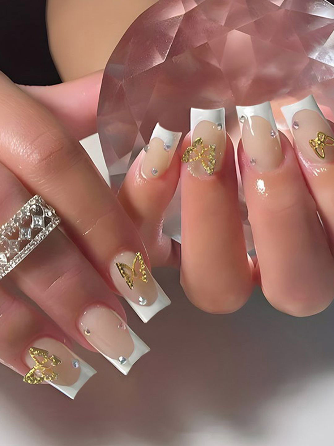 Secret Lives Set Of 24 Tips With Golden Butterfly & Stud Design - Nude & White