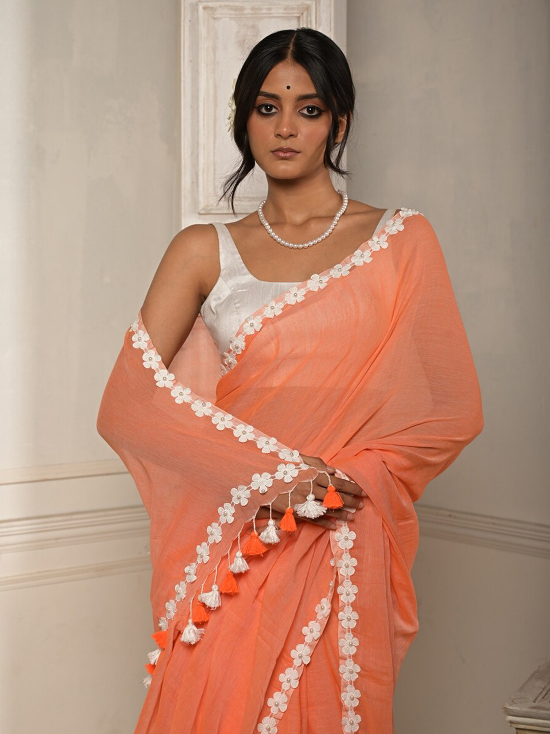 HUTS AND LOOMS Floral Lace Embellished Border Cotton Saree