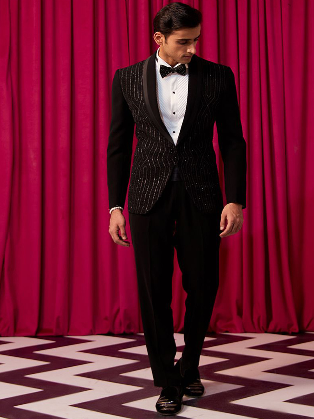 CONTRAST BY PARTH Men Single-Breasted Four-Piece Formal suit  Blazer and Trousers