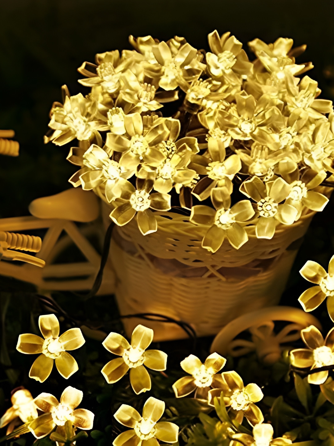 SPARK WORLD 3m Warm Yellow 16 LEDs Flower String Lights