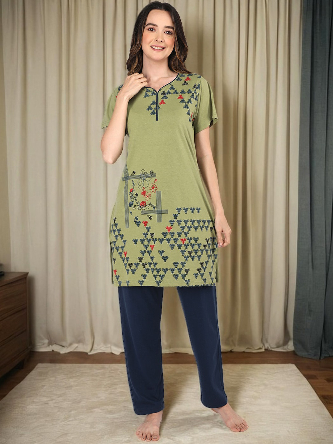Duchess Women Geometric Printed Night suit