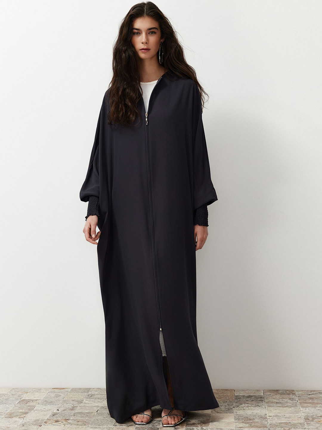 Trendyol Round Neck Long Sleeves Abaya