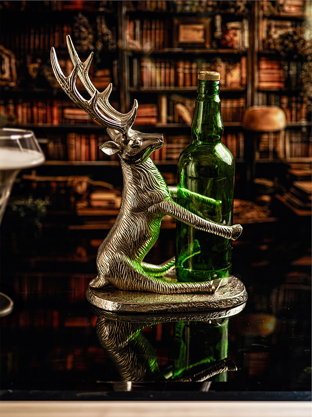 Troveas Silver Toned Textured Deer Aluminum Bottle Holder
