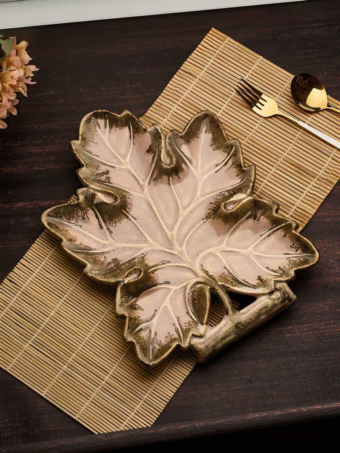 Troveas Leaf Ceramic Serving Platter