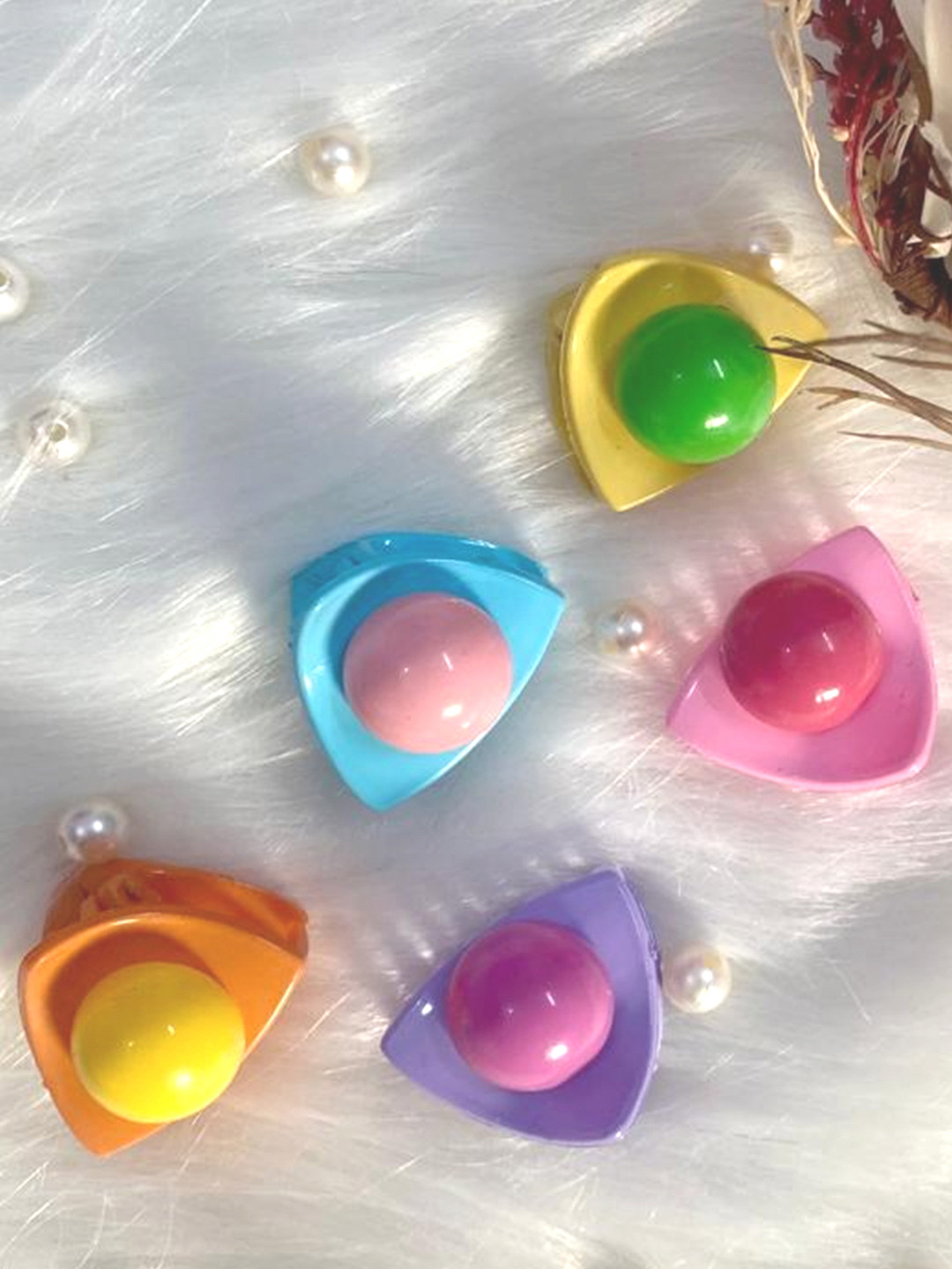 Majestique Set of 5 Multicolor Matte Hair Clutchers Claw Clips  & Girls