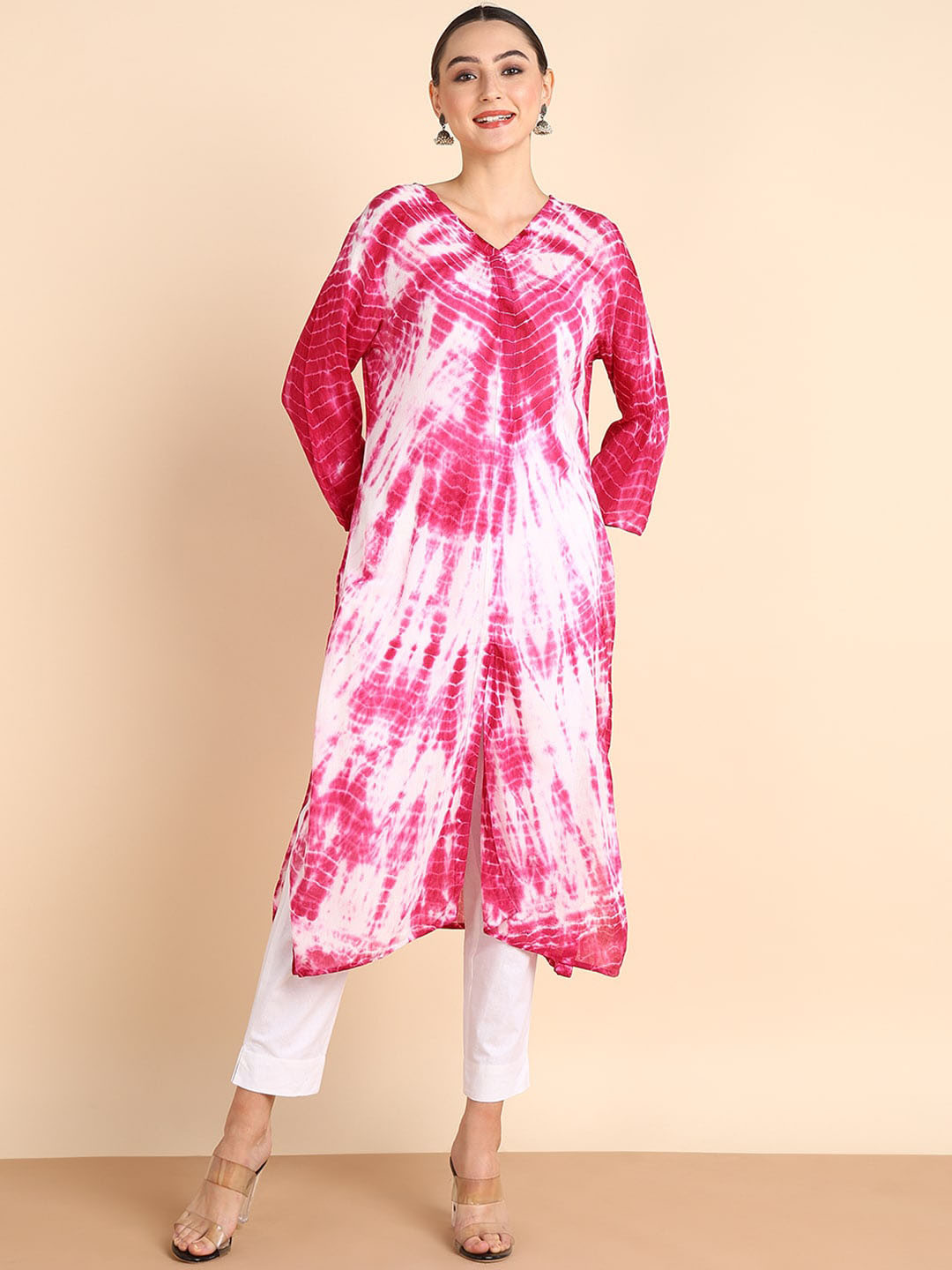 Maaesa Abstract Printed V-Neck A-Line Straight Kurta