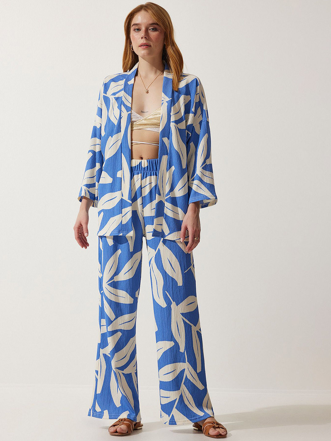 Happiness istanbul Tropical Self Design V Neck Long Sleeves Coat With Straight Trouser