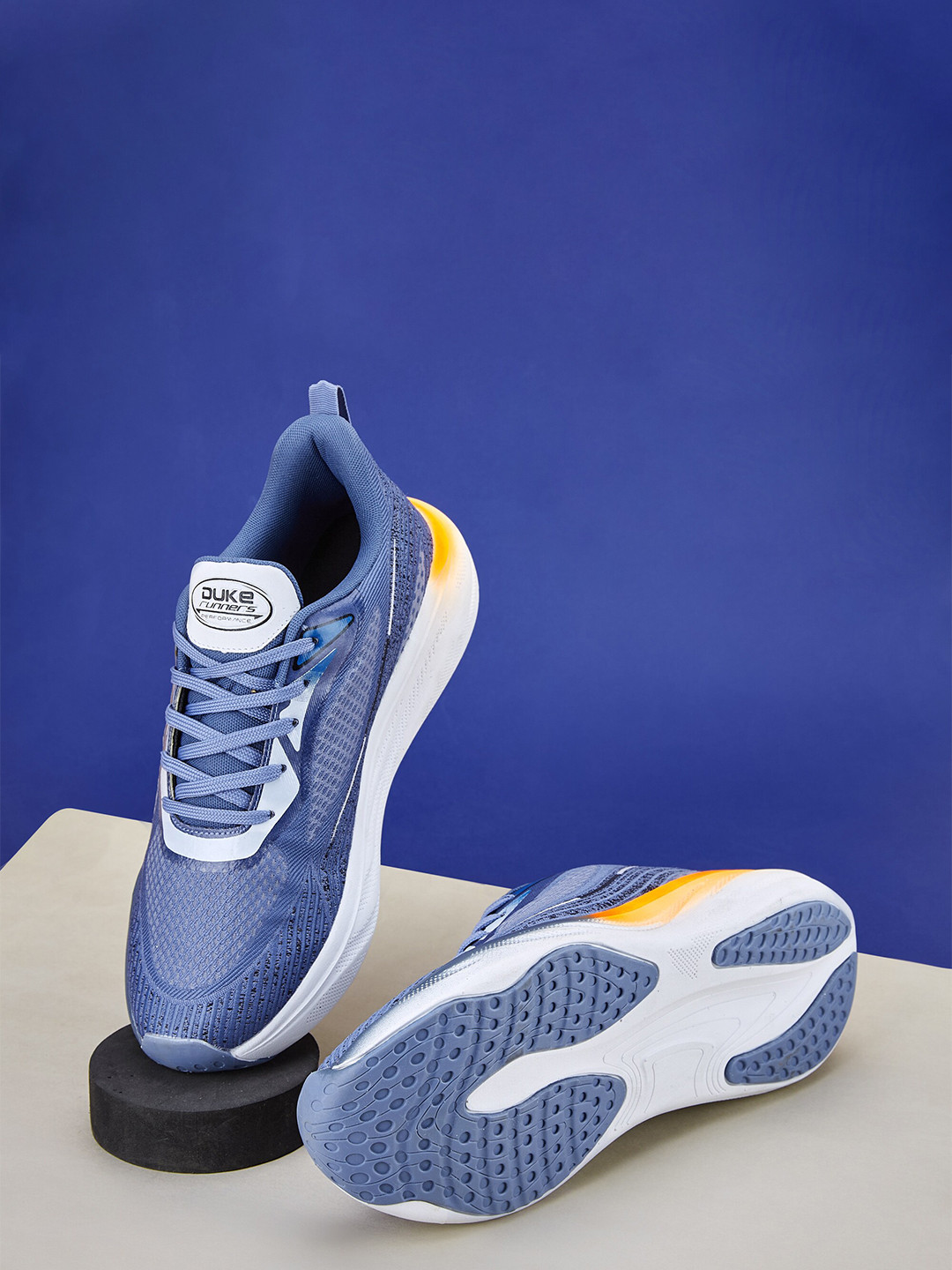 Duke Men Colourblocked Running Shoes