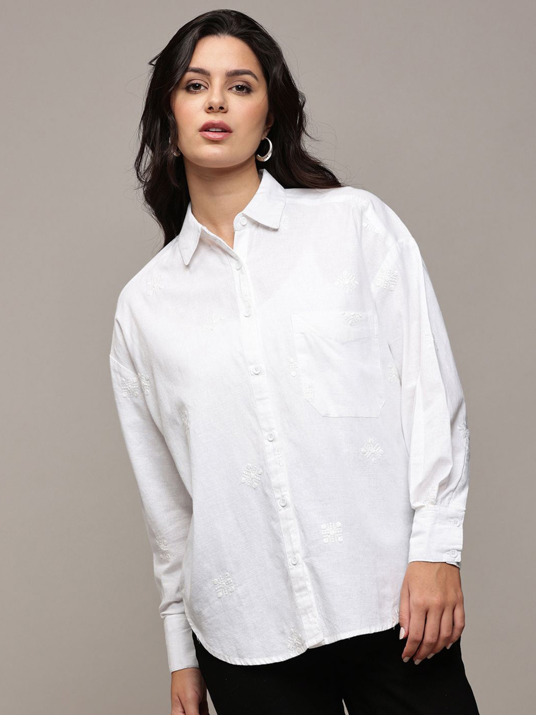 The Roadster Lifestyle Co. White Floral Embroidered Spread Collar Pure Cotton Shirt