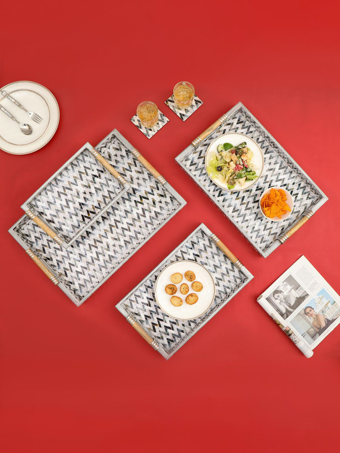 THE HOME CO. White & Black 4 Pieces Geometric Printed Wooden Rectangle Serving Trays