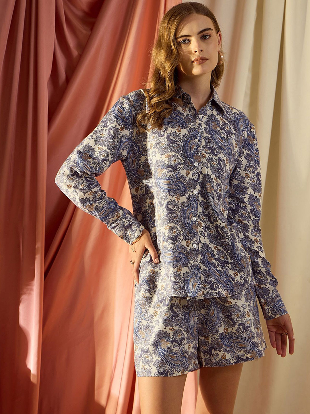 KASSUALLY White Paisely Printed Long Sleeves Shirt With Shorts