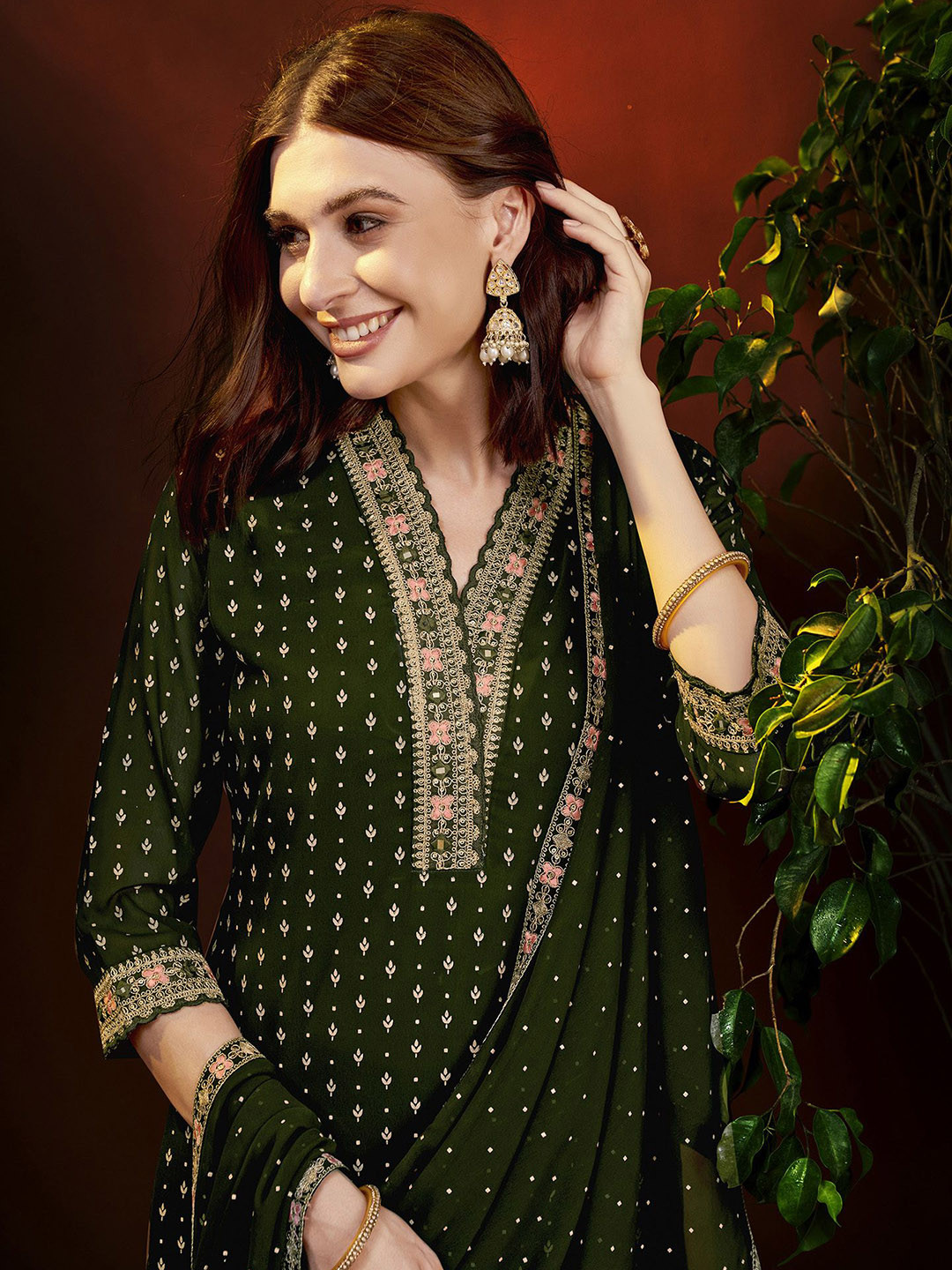 Anouk BOTTLE GREEN Floral Embroidered Thread Work Straight Kurta with Trousers & Dupatta