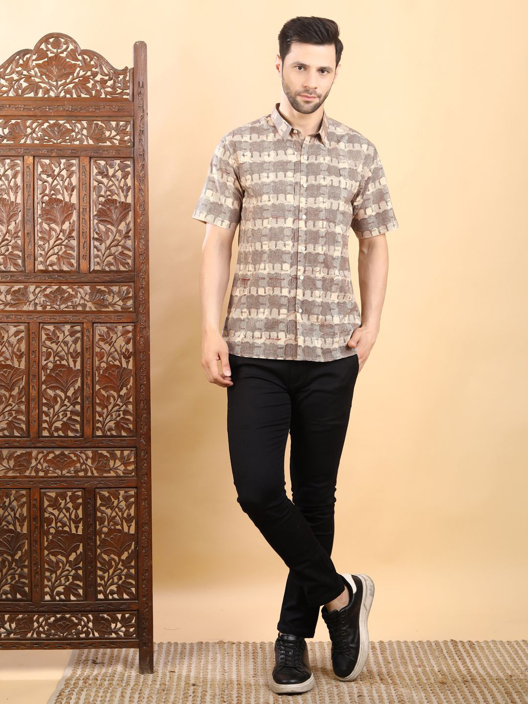 Streaks & Crosses Smart Abstract Printed Spread Collar Cotton Casual Shirt
